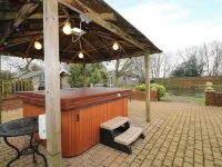 Spitfire Lodge Hotels in Market Drayton
