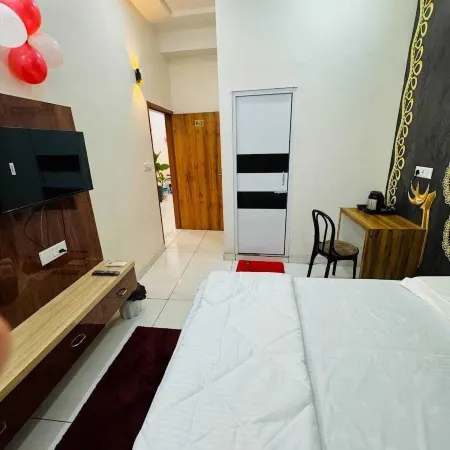 R3 HOTEL
