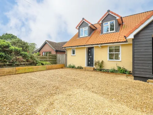 Walnut Shade Hotels in Roudham and Larling