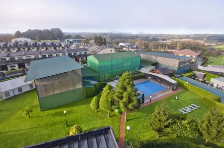 Hotel Auditorio Santiago & Spa Отели в г. Луго