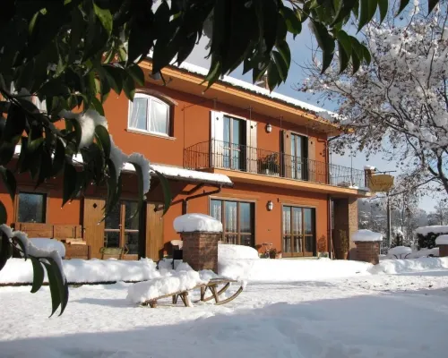 Agriturismo La Virginia Hotel a Revello