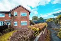 3-Bed City Retreat - Sleeps 7 Garden & Parking Hotel a Salford