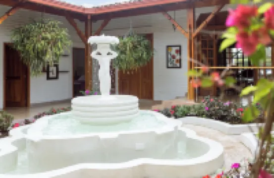 Amazilia Hotel Campestre Ubicado en Cerritos Cerca a Ukumari