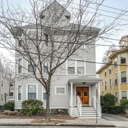 Walk to Harvard Square: Apartment in Cambridge