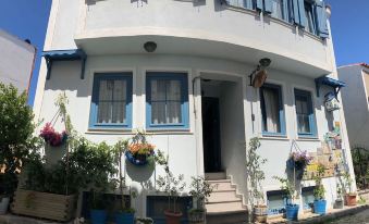 Bozcaada Basak Konukevi