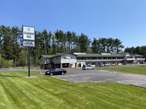 Campus Inn Baraboo Hotels in Greenfield