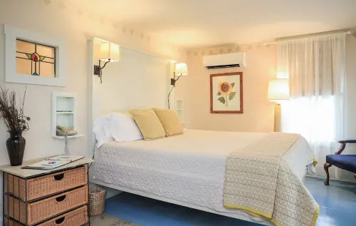 The Charlotte Hotel & Restaurant Hotels in Wachapreague