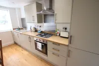 Charming Flat with Private Patio in Clifton Hotel di Abbots Leigh