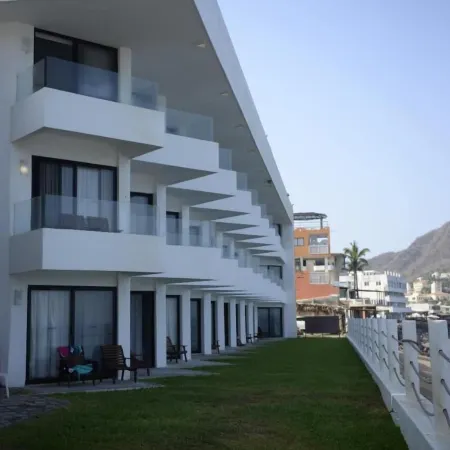 Hotel Barra de Navidad