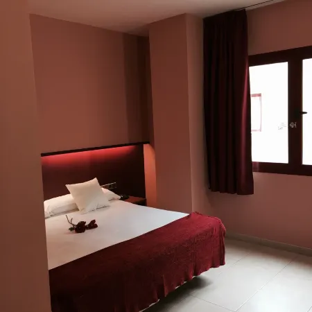 Hotel Jonquera Отели в г. Дарниус