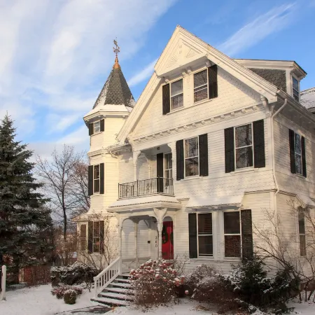 Lang House on Main Street Bed & Breakfast