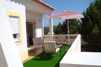 Bright and spacious with breathtaking views of the national park Hotels in Aljezur