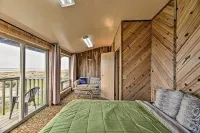 Sanderling Sea Cottages, Unit 3 w/ Private Balcony Hotels in Waldport