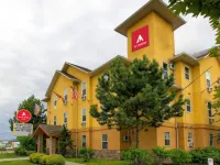 HI Kelowna Hostel Hotels near Downtown Kelowna