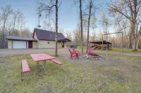 Cozy Birchwood Retreat on Utv Trail w/ Hot Tub! - Wifi