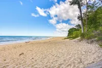 Coloma Winter & Fall Retreat w/ Fireplace - Beach