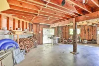 Woodsy Willow Creek Getaway w/ Pool & Deck! - 3-Star