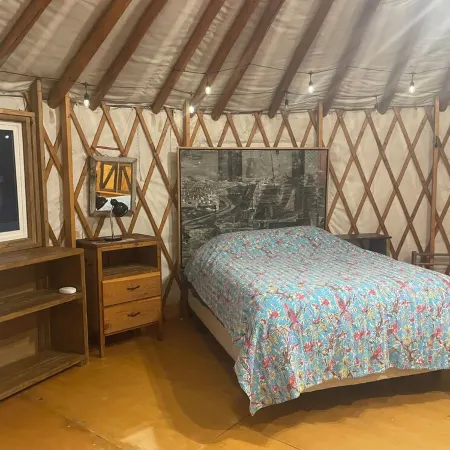 Meadowlark Yurt in Dillon with WiFi Hotels in Beaverhead County