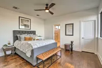 Entire Home w/ Lake Granbury Views + Game Room! - Balkon