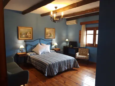 Hotel Restaurante Las Buitreras Hotels near Mirador El Asalto Del Cura