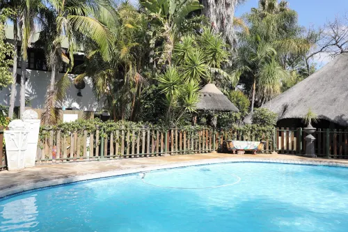 Golden Lantern Guest Lodge - parcheggio