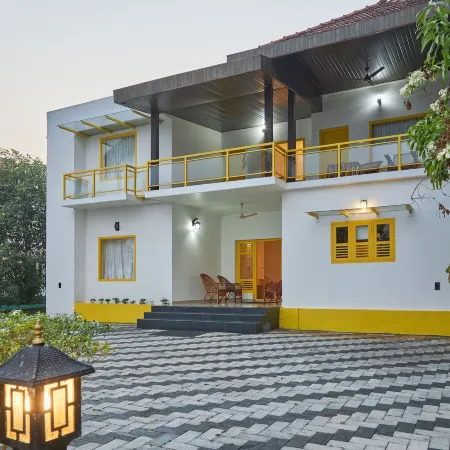 Seclude by the Lake, Alleppey