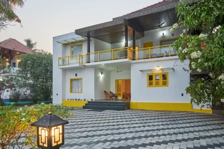 Seclude by the Lake, Alleppey Отели в г. Мухамма