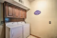 Red Mountain Mesa Oasis Pool, Bar and Game Room!