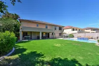 Spacious Litchfield Park Home w/ Yard, Heated Pool - Homestays