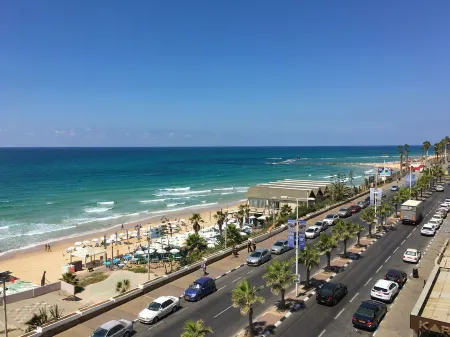 Roxon Sea Sand Bat Yam Отели рядом с достопримечательностью «Институт Вейцмана»