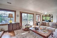 평온한 강가의 피난처 w/ 온수 욕조 & 전망!