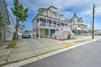 Seaside Wildwood Haven: Walk to Boardwalk/Beach! - Homestays