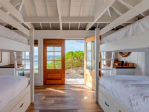 Elbow Reef Hotels in Elbow Cay