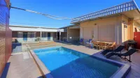 Silver Haven Motor Inn - Pools