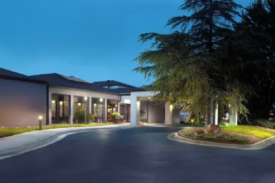 Courtyard Raleigh Midtown Hoteles en 