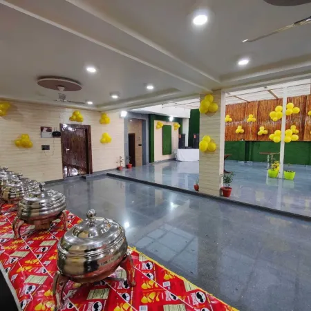 Hotel Vrindavan Palace