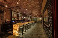 Metropolitan at the 9, Autograph Collection - bar