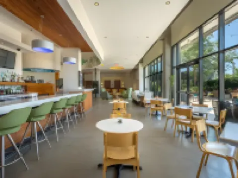 โรงแรม อินดิโก เอเธนส์ ยูนิเวอร์ซิตี้ แอเรีย บาย IHG โรงแรมในเอเธนส์