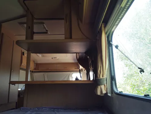 Uljanas caravana for 2 with view of the rescued horses Hotel a Barão de São João