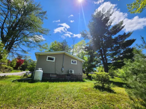 Cozy little retreat far from the city