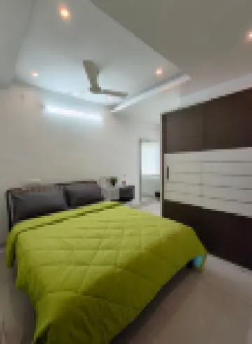 Mahim-Luxury apartment with Free Parking Wi-Fi AC