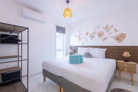 Modern Garden Villa Near Jan Thiel Mambo