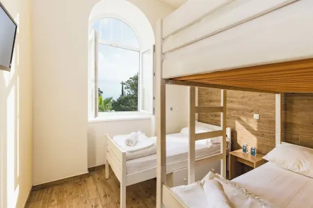 Hostel Link Отели в г. Ловран