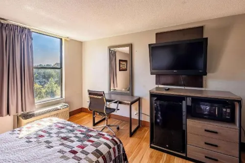 High Point Inn & Suites