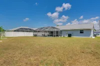 Port Charlotte Home w/ Pool - 8 Mi to Beaches! Hotel di Manasota Key