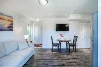 Cozy Two Bedroom, centrally located