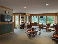 New Age Inn - Voyageur Hotels in Yarmouth