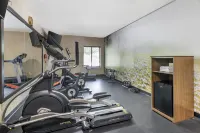 Best Western Plus Lees Summit Hotel  Suites - Gym