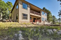Wooded Patio Oasis! Group Getaway in Flagstaff - شرفة