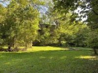 Magical Log Cabin, Streams in Private Yard, 4 Bedrooms, Pet Friendly, WiFi